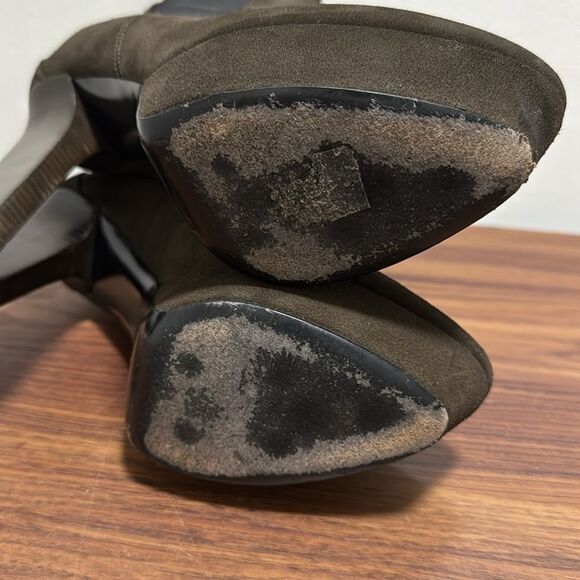 Saint Laurent Vika 95 Chelsea Ankle Boots in Brown Suede. Size 39 IT. - Picture 9 of 9